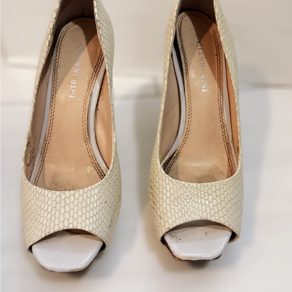 Gianni Bini Women's Textured Cream Peep Toe Heels